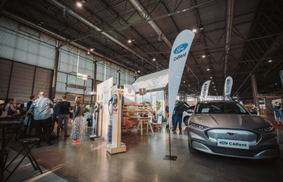 HUTIRA participated in the Festival of Architecture for the third time. This time, it joined a debate on how to reduce electricity and gas costs | HUTIRA