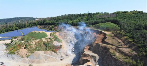 Hundreds of kilograms of explosives and two thousand tons of rocks. Watch the video that shows the blasting at our quarry in Omice | HUTIRA