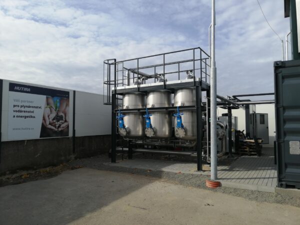 The first Czech biomethane plant processing the agricultural waste started its trial operation. Thanks to it, the Agricultural Cooperative in Litomyšl can start the development of biomethane use in the Czech Republic