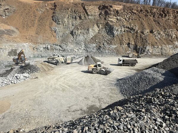 Kamenivo z&nbsp;lomu Omice putuje na stavbu tramvajové tratě Brno–Bystrc